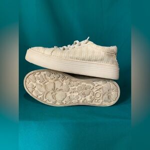 Roxy Women's Cream Knit Platform Sneakers